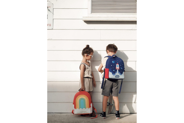 Children's backpacks from Alizones.shop: style, comfort, and reliability for all ages.