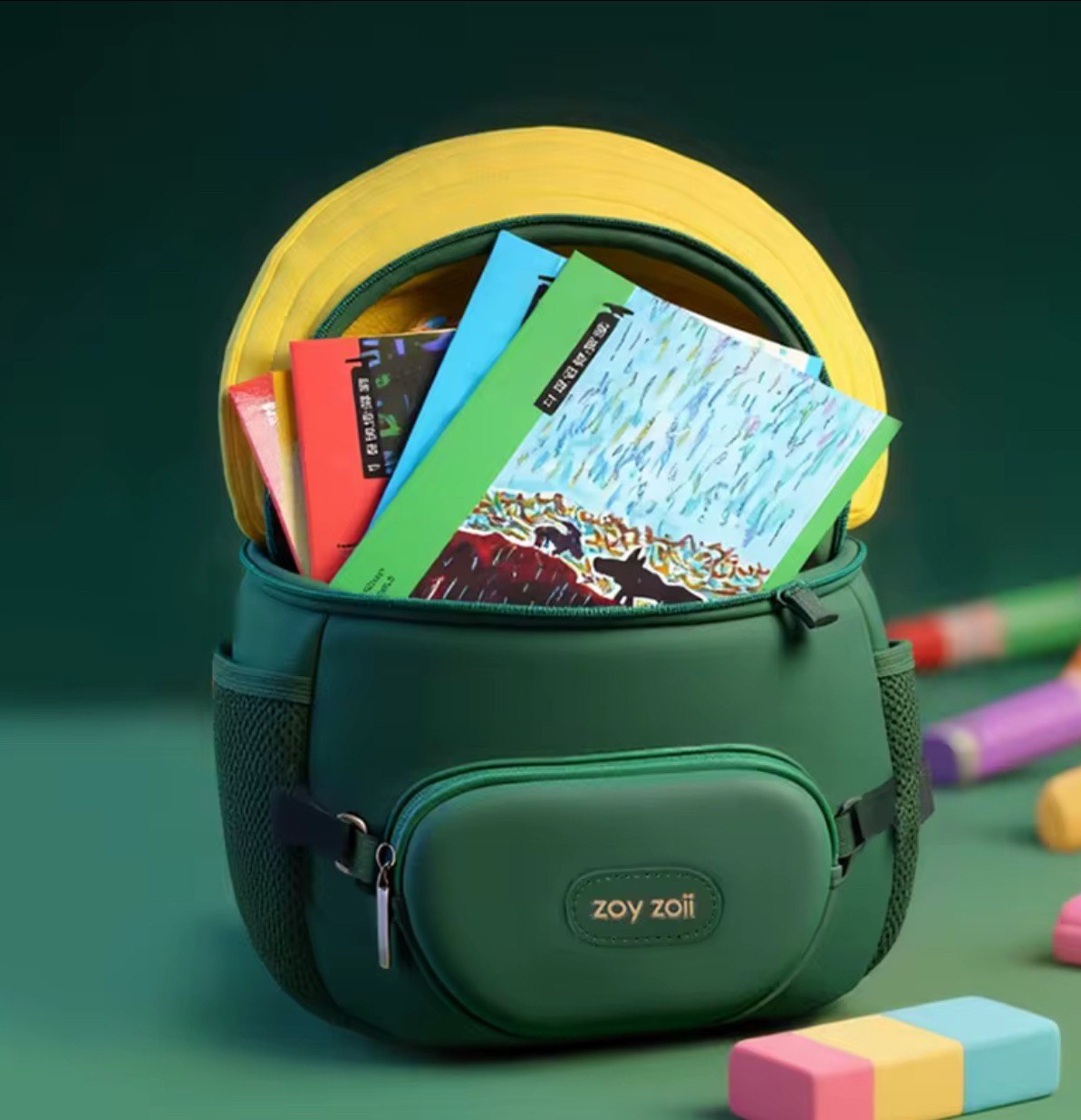 Mochila infantil verde y amarilla modelo piña Zoy Zoii