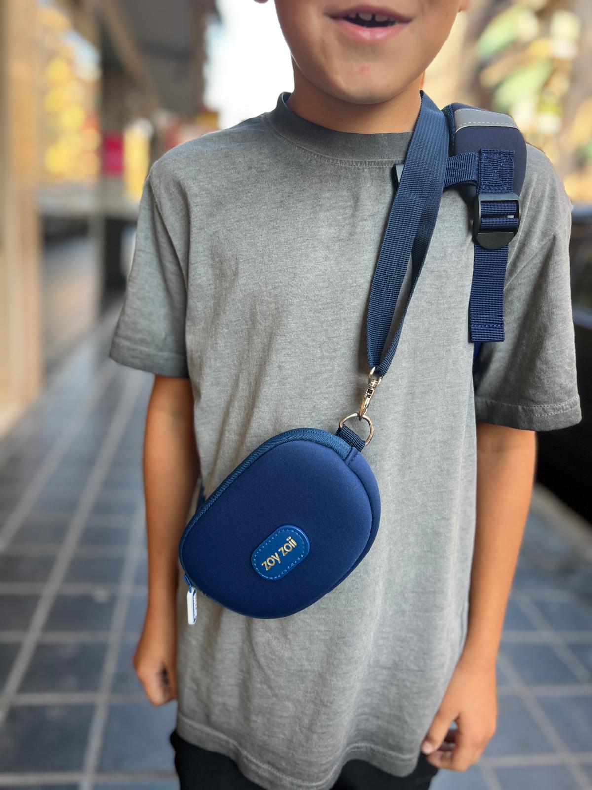 Mochila infantil azul Zoy Zoii con diseño de cielo estrellado, ligera y cómoda para niños