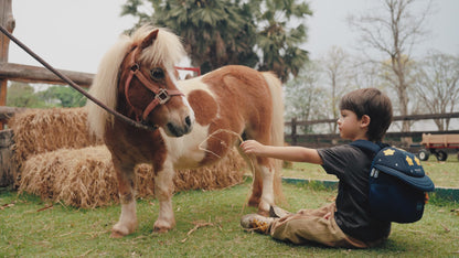 Mochila infantil creativa con forma de piña