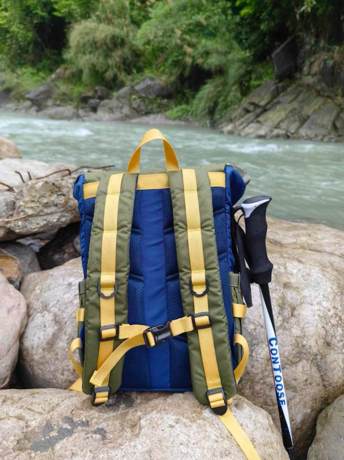 Mochila para niños color verde y azul de la marca Zoy Zoii